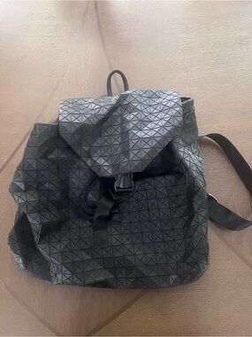 Geometric Textured Backpack - Black